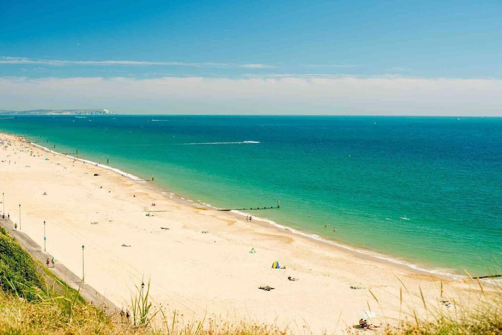 Spacious 4 Bed Rooms, Parking, Garden And Near Parks, Beaches And University Bournemouth Exterior foto