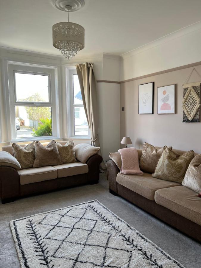 Spacious 4 Bed Rooms, Parking, Garden And Near Parks, Beaches And University Bournemouth Exterior foto